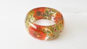 กำไลข้อมือเรซินทันสมัยสำหรับผู้หญิง ดีไซน์กะทัดรัด น้ำหนักเบา ลวดลายสดใส เหมาะสำหรับสวมใส่ในชีวิตประจำวัน - Product Image 4