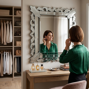 Miroir carré vénitien artisanal avec cadre en verre superposé et bords décoratifs |   Miroir décoratif haut de gamme pour usage intérieur - Product Image 3