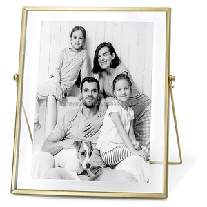 Cadre photo rectangulaire mural en verre transparent avec bordure en laiton, finition dorée brillante, best-seller, décoration murale pour la maison et le bureau - Product Image 3