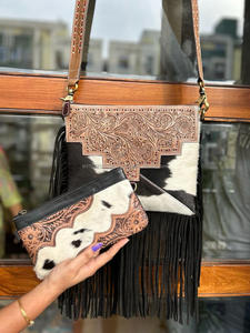 Nouveau véritable sac à main en cuir de fourrure de vachette usiné occidental fabriqué à la main femmes sac de soirée élégant et pochette en fourrure usinée ensemble Combo Unique - Product Image 2