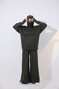 Ensemble survêtement molletonné deux pièces pour femme avec logo personnalisé : sweat à capuche oversize et pantalon de survêtement large, coupe décontractée, vêtements de détente, vente en gros - Product Image 2