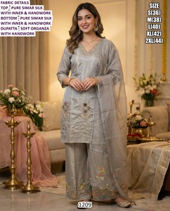Conjunto Sharara Tradicional de Seda Simar Gris Bandhani para Fiesta, Largo hasta el Suelo, para Mujer, de Secado Rápido - Product Image 1