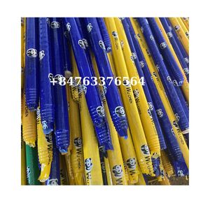 Palo de escoba de madera Eucalipto Pequeño portátil Mango recubierto de PVC Equipo de limpieza de Vietnam Mejor precio - Product Image 4