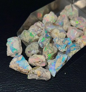 Opale de feu naturelle Welo, opale brute éthiopienne, pierre précieuse multicolore, cristal pour la fabrication de bijoux, pierre en vrac - Product Image 1