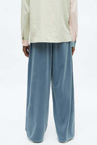 Pantalon de détente en velours bleu poussière pour homme, coupe ample, longueur intégrale, tendance – Vente en gros – Fabricant de pantalons pour hommes - Product Image 4