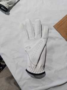 Guante de Golf Personalizado de Cuero Cabretta Blanco para Mano Derecha, Dedos Completos, Transpirable, Antideslizante, Unisex, con Cierre de Velcro - Product Image 6
