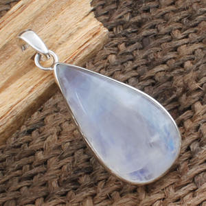 Collar de plata de ley 925 chapado en platino con colgante de piedra lunar arcoíris natural con engaste de bisel vintage, gema de fuego azul, hecho a mano - Product Image 4