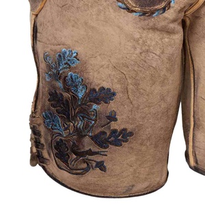 Pantalones cortos bávaros de cuero para hombre, estilo vintage, con bordado floral, cintura alta, con bolsillos decorativos y cinturón. - Product Image 4
