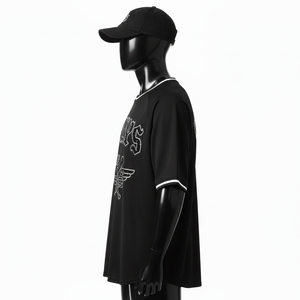 Camiseta de béisbol para hombre, tela de poliéster entrelazada, panel raglán, logotipo personalizado con pedrería, 100% algodón, corte holgado, estampada. - Product Image 3