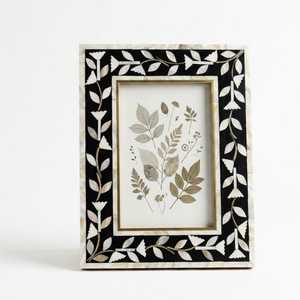 Cadre photo artisanal en nacre, personnalisé, forme et taille sur mesure, poli, pour photos commémoratives et souvenirs familiaux - Product Image 1
