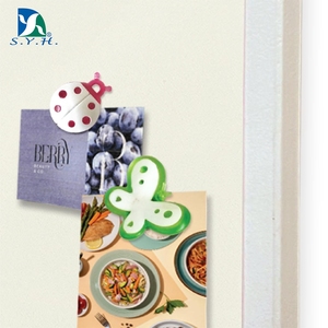 Pizarra Magnética con Diseño de Frutas y Marco de Madera Blanca para Uso Doméstico y Decorativo - Product Image 3