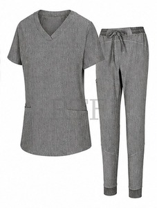 Ensemble de blouses médicales unisexes de qualité supérieure à col en V et extensibles – Uniforme médical 100 % coton écologique avec pantalon cargo |   Du brut au raffiné - Product Image 6