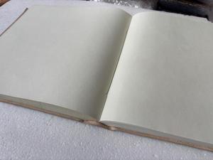 สมุดเยี่ยมงานแต่งงานปกหนังสีขาวรักษ์โลก ปั๊มนูนอักษรย่อส่วนตัว อัลบั้มเก็บความทรงจำ หน้ากระดาษมีเส้นสำหรับงานแต่งงาน - Product Image 4