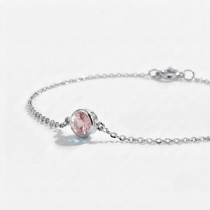 Pulsera de eslabones de plata de ley Rhodia Rhaya Jewels con cuarzo rosa de corte brillante y engaste de bisel, chapada en rodio, estilo clásico solitario - Product Image 2