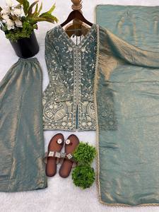 Ensemble élégant Fendy en soie Kurti et Palazzo avec broderies riches et dupatta à bordure en dentelle – Tenue de fête - Product Image 6