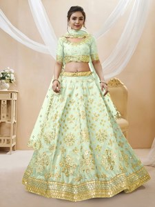 Magnifique Lehenga Choli semi-cousu en soie artificielle à imprimé floral, avec motifs miroir bleus et silhouette de plage, pour tenue de mariage traditionnelle - Product Image 4