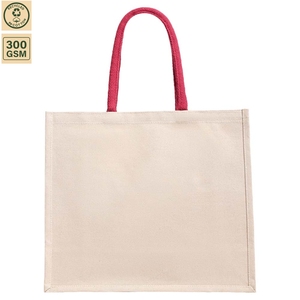กระเป๋าผ้าแคนวาสโพลีคอตตอนรีไซเคิลเคลือบ 300GSM สีธรรมชาติ ขนาด 40x35x16 ซม. หูหิ้วสีแดง รับทำโลโก้ตามสั่ง ขายส่ง สำหรับโปรโมชั่น รับผลิตแบบ OEM ODM ธุรกิจ B2B - Product Image 4