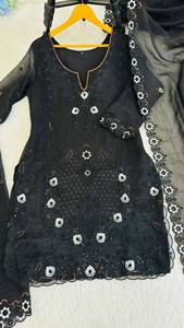 Exquisito conjunto de ropa étnica para mujer, con bordado pesado de lentejuelas en seda, completamente cosido, listo para usar. - Product Image 6