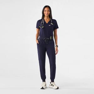 Ensemble d'uniformes médicaux unisexes taille haute, anti-plis, 180 GSM, séchage rapide, coupe ajustée, détection d'aiguilles, pour usage hospitalier, vente en gros directe usine - Product Image 1