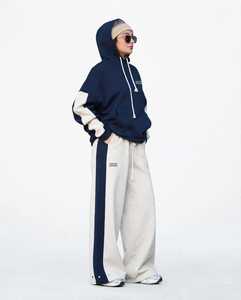 Ensemble de survêtement à capuche pour homme Oneten Apparel, color block, bleu marine et crème, coupe ample, décontracté pour l'automne - Product Image 2