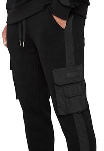 Conjunto Deportivo Clásico para Hombre con Chaqueta de Manga Larga y Pantalones con Cintura Elástica a Juego - Product Image 2
