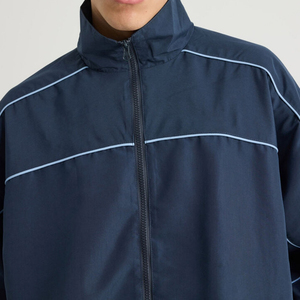 Veste de sport imperméable de haute qualité pour le camping en plein air, veste coupe-vent en polyester à fermeture éclair personnalisée en usine pour hommes - Product Image 4