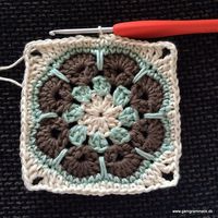 Magnifiques dessous-de-verre en crochet carré granny, bleu sarcelle, marron et blanc, motifs floraux, faits à la main, résistants aux taches, pour tasses, décoration bohème et rustique