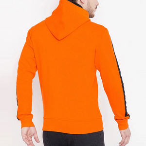 เสื้อฮู้ดดี้ผู้ชายผ้าฝ้ายรักษ์โลก เนื้อผ้านุ่มสบาย สไตล์ลำลอง ผลิตจากผ้าออร์แกนิค รับผลิตเสื้อฮู้ดดี้สตรีทแวร์ - Product Image 4