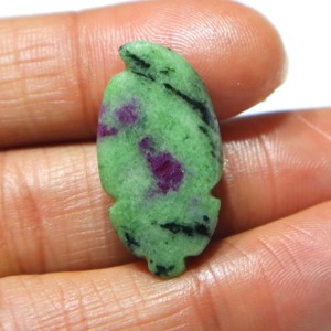 Cabujón de Zoisita Rubí Natural Tallado, Gema de Rubí Tallada a Mano, Piedra Suelta Lisa, Proveedor Mayorista para Joyería - Product Image 3