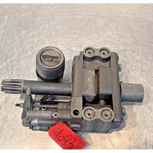 แผ่นปั๊มไฮดรอลิก 181995M3 ขนาดใหญ่ พร้อมบูชสกรู สำหรับรถแทรกเตอร์ Massey Ferguson รุ่น 35 35X 65 135 165 175 185 240 265 285 - Product Image 1