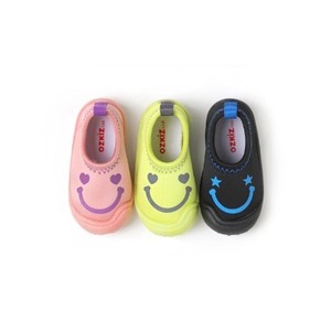 Chaussures aquatiques de style coréen OZKIZ pour filles, à bout fermé, 2-7 ans, mode estivale, vente en gros, adaptées à la plage - Product Image 1