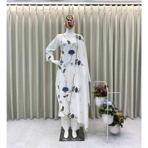 Top y parte inferior de fiesta hermosa para mujer con conjunto Dupatta - Product Image 2