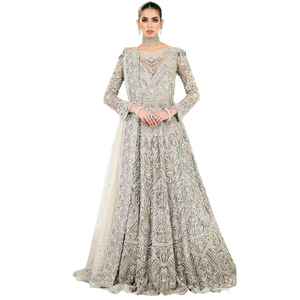 Tenue de mariée moderne et glamour avec corsage orné de cristaux, jupe en dentelle et satin, look de luxe pour le jour du mariage - Product Image 1