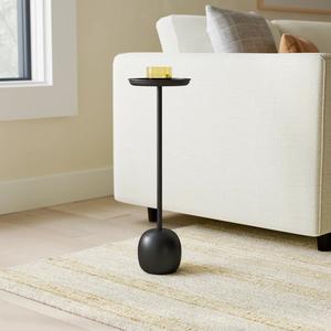 Table à boissons sur pied noir mat avec plateau rond évasé, compacte, moderne et peu encombrante, idéale pour les maisons et bars élégants - Product Image 4