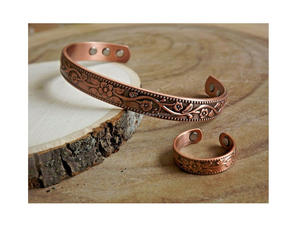 Nouvelle arrivée Bracelet en cuivre unisexe fabriqué à la main Design réglable avec la meilleure finition Artisanat en métal de haute qualité - Product Image 2