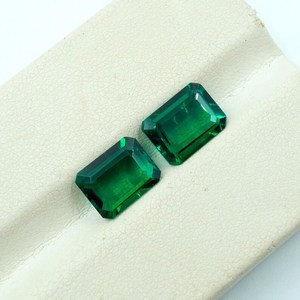พลอย HAYAAT GEMS มรกตเพาะเลี้ยงทรงคุชชั่นเจียระไน น้ำหนัก 2.85 กะรัต (8x6x3.5 มม.) สำหรับทำเครื่องประดับ - Product Image 1