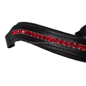 Diadema para caballo de cuero acolchado suave con diseño de onda y canal vacío, con incrustaciones de cristales rojos, Mega Bling, para doma. - Product Image 6