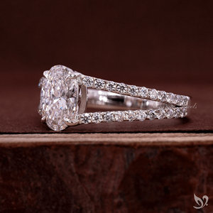 Bague de fiançailles de luxe en or blanc 10K avec diamant de laboratoire ovale 1 carat certifié IGI, sertie pavé, pour cadeau de mariage - Product Image 2