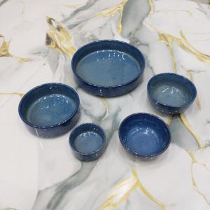 Collection de vaisselle élégante en porcelaine bleue avec bols coordonnés, plat de service, cuisine sophistiquée pour restaurants ou hôtels - Product Image 6