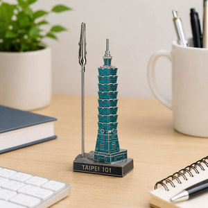 Support à mémos en métal personnalisé avec un monument de la ville |   Clip crocodile en émail souple |   Impression UV Souvenir de voyage traditionnel à collectionner OEM - Product Image 1
