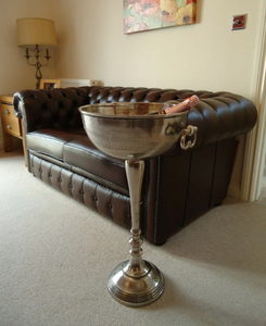 Enfriador de Botellas de Vino y Cerveza de Alta Calidad, de Aluminio Fundido, Totalmente Plateado, Diseño de Arco, para Bares y Hoteles - Product Image 4