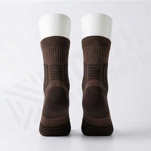 ถุงเท้าฟุตบอลมืออาชีพ กันลื่น ซับเหงื่ออย่างดี  ปรับแต่งสีได้ ระบายอากาศดี เหมาะสำหรับการฝึกซ้อมและการเล่นกีฬา - Product Image 2