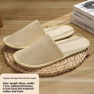 Pantoufles d'hôtel jetables en velours brodé personnalisées avec logo OEM pour l'hôtellerie et l'hôtellerie domestique - Product Image 3