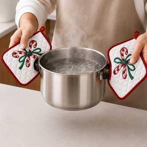 Magnifique porte-casserole en coton avec broderie de Noël, isolation thermique, écologique, au prix d'usine. - Product Image 1