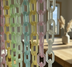 Chaîne murale en résine faite à la main, décoration moderne pour la maison, salon et décoration murale intérieure - Product Image 1