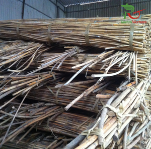 Poteaux en rotin écologiques 12-30mm Matière première artisanale pour meubles de jardin Prix bon marché Rotin naturel OEM fabriqué au Vietnam - Product Image 3