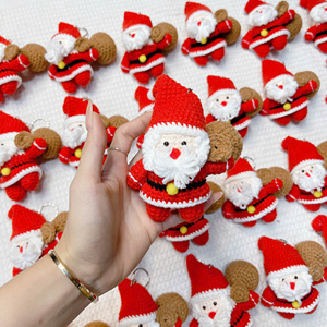 Porte-clés de Noël en crochet personnalisé, fait main, motif Père Noël, arbre, couronne, ornement, cadeau promotionnel pour événements, souvenir de vacances, vente en gros - Product Image 5
