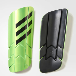 Protège-tibias de football en spandex vert et noir avec fermeture auto-agrippante pour adulte – Protection complète et design léger - Product Image 1