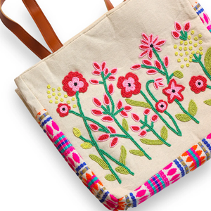 Sacs fourre-tout tendance brodés à la main avec des perles de rocaille, fermeture ouverte, design personnalisé par Whimsy Art Craft - Product Image 5