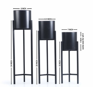 Support de plante sur pied en fer noir avec finition thermolaquée, design classique à motif circulaire, durable pour salon et balcon - Product Image 3